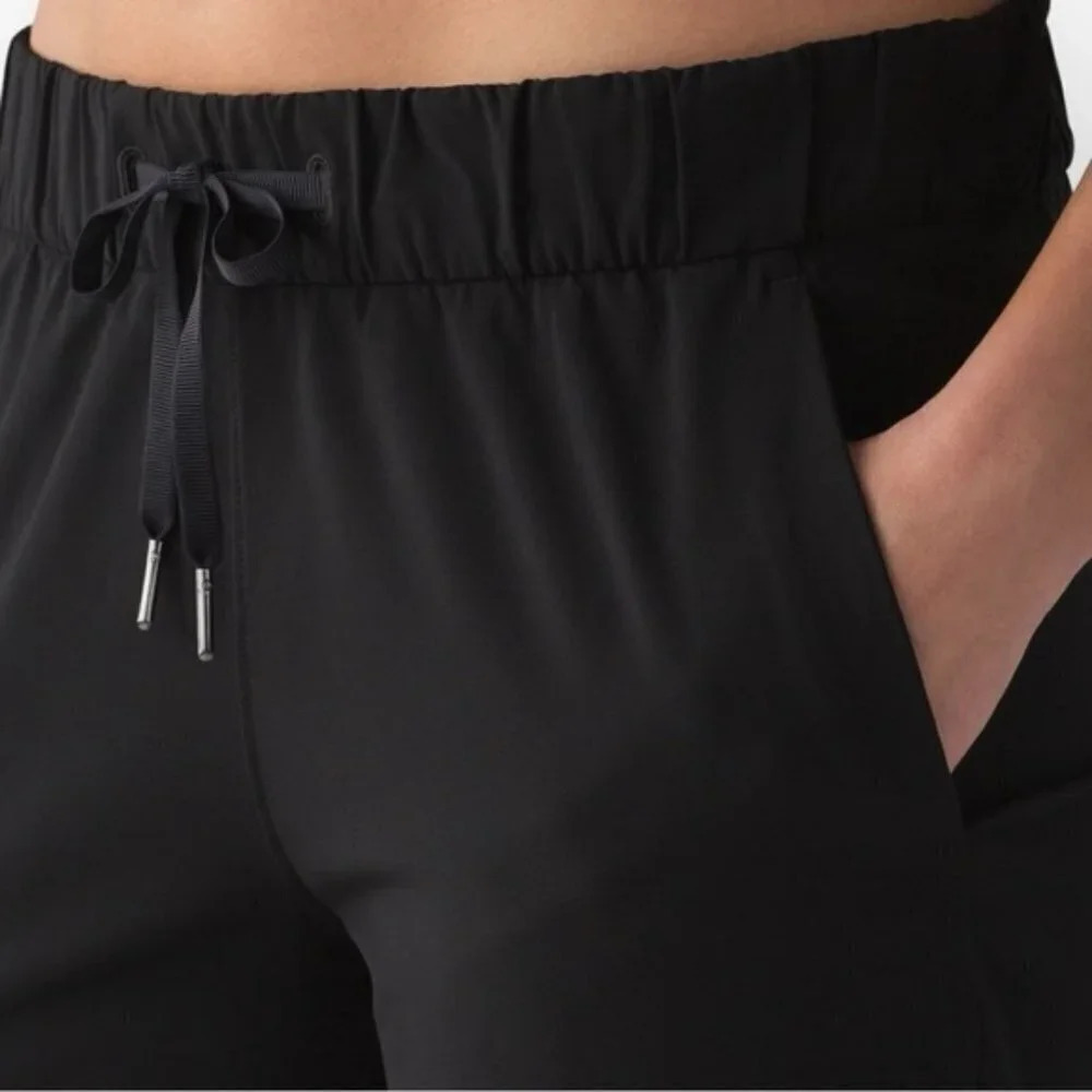 Lululemon On The Fly Pant *Woven 28" Black (First Release) 4 - Picture 3 of 9